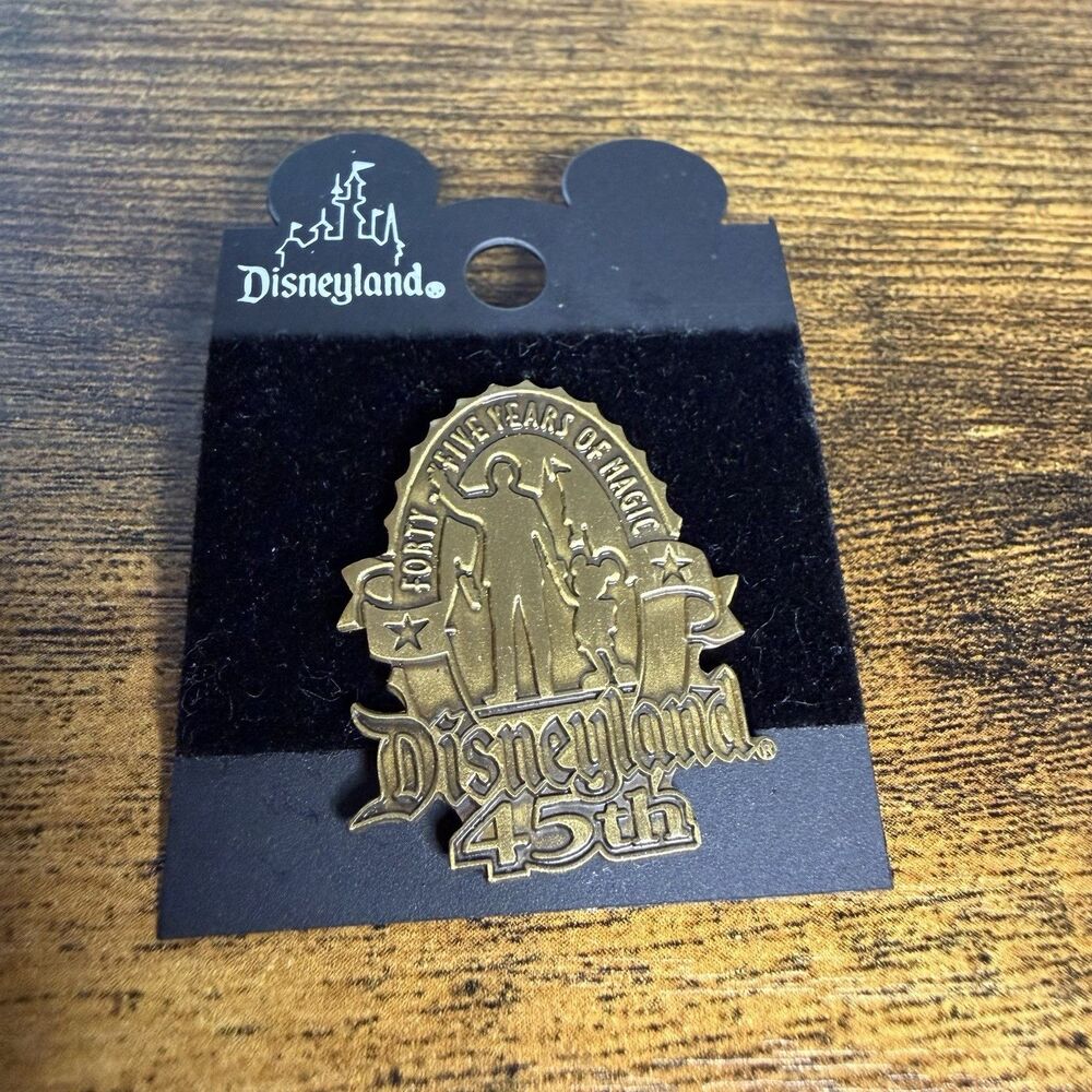 Disneyland Forty-Five Years Of Magic 45th Anniversary Bronze Tone Pin Walt